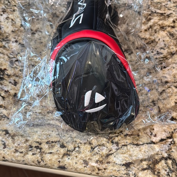 TaylorMade New Fairway Wood Golf Club Headcover - Picture 4 of 7